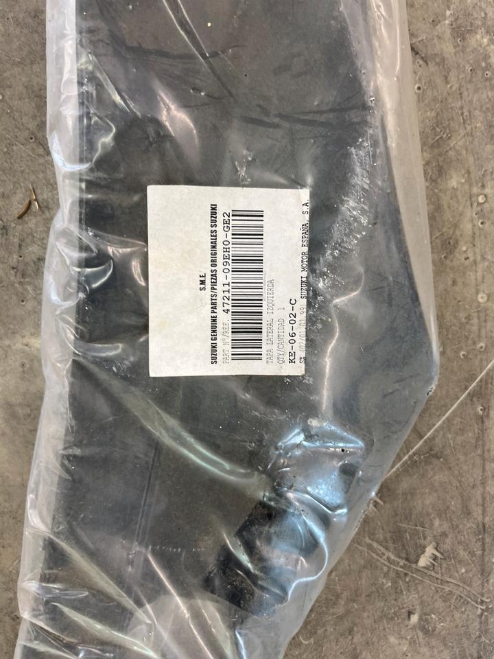 Suzuki AP 50 Verkleidung neu 4721109EH0-GE2 20€