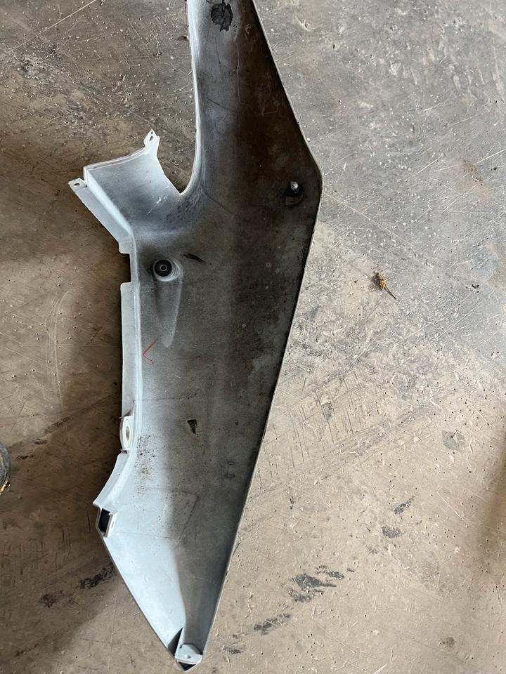 Suzuki Srad 600 750 Gsxr Verkleidung hinten 28€
