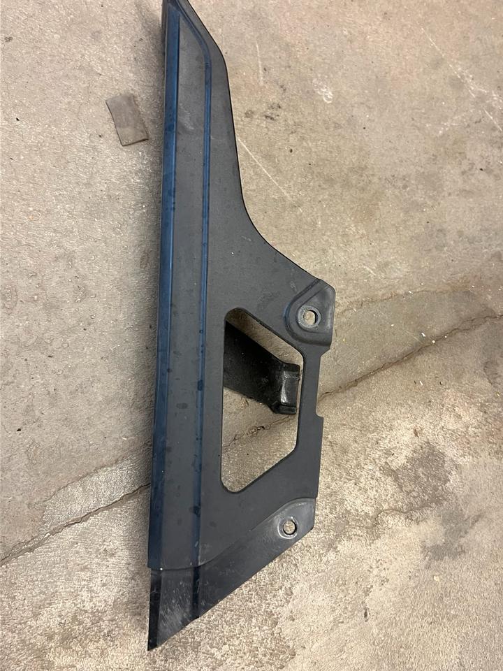 Kawasaki Z 1000 2004- Kettenschutz 20€