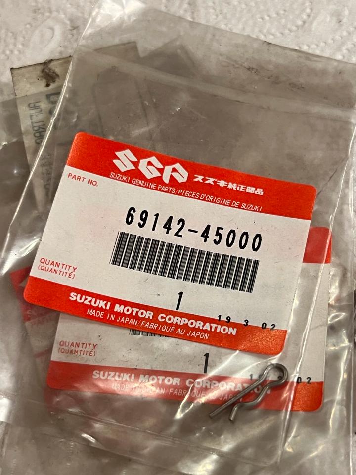 Suzuki FEDERSPLINT 69142-4500 Bremssattel