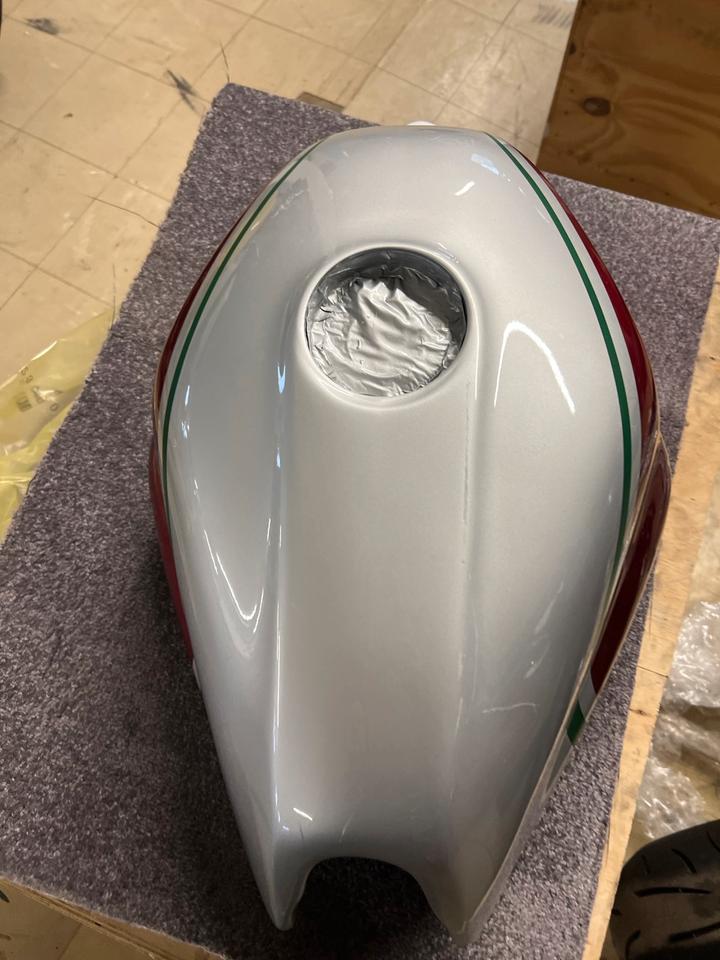Moto guzzi v 11 Tank 120€