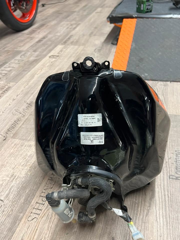 KTM Kraftstofftank RC 125 200 250 390 Tank,94507013000EB