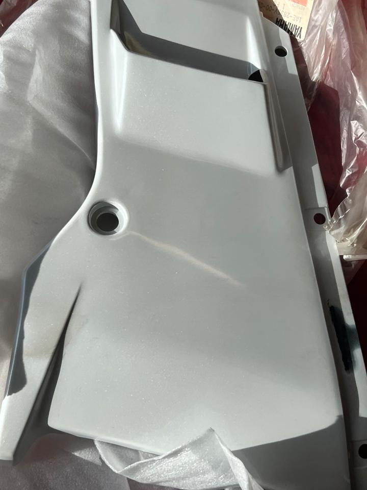 Yamaha FZ 750 Verkleidung neu 1AE-2835V-00-GE