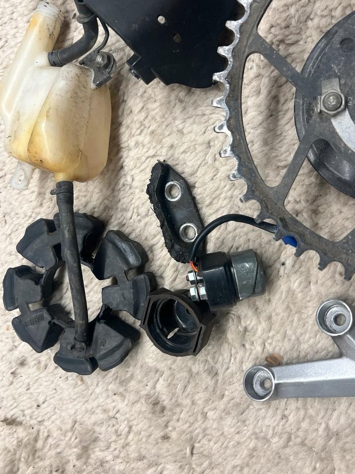 Ktm rc 125 kettenrad Träger Relais Halter alles 20€