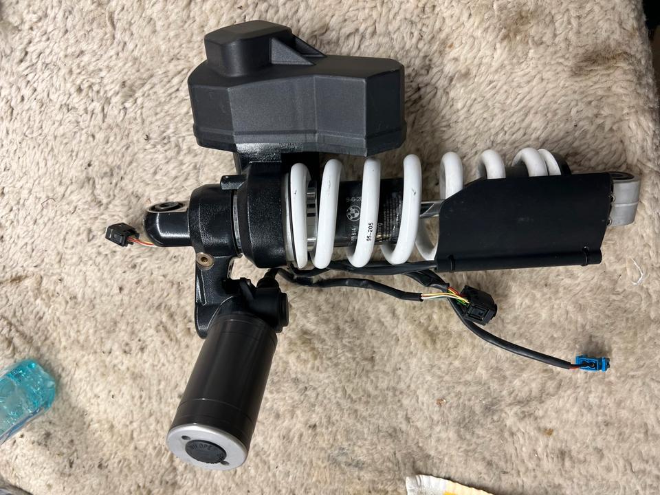 BMW K 1200 S Stoßdämpfer bmw 7659814 4300km alt 450€