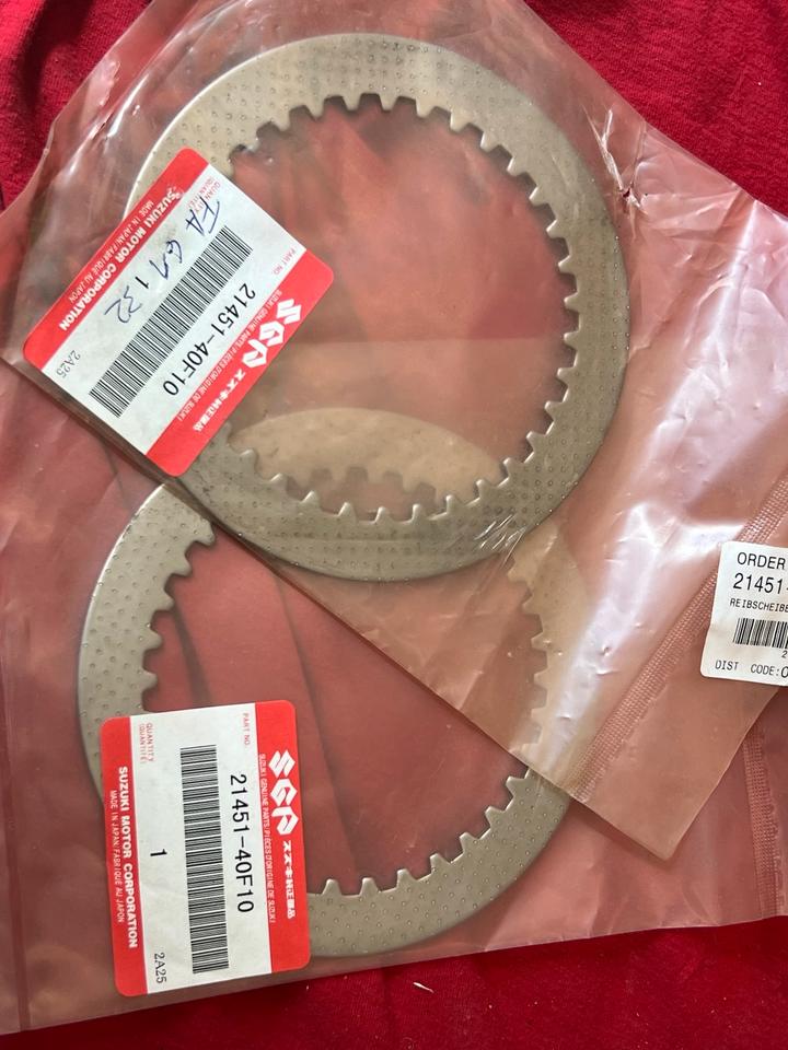 Suzuki GSXR 1000 K1 Kupplung 21451-40F10-000 2 Stück