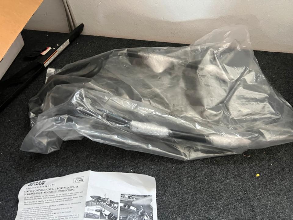 Rieju Century 125 Gepäckträger neu 50€