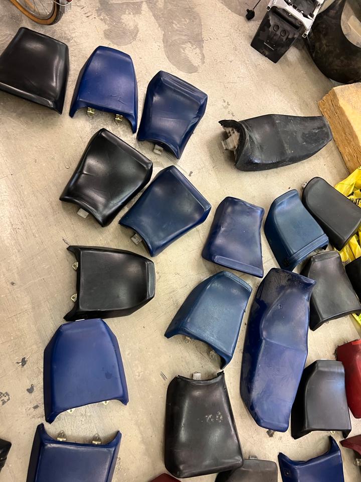 Suzuki gsxr 750 1100 Sitz Sitzbank je 20€