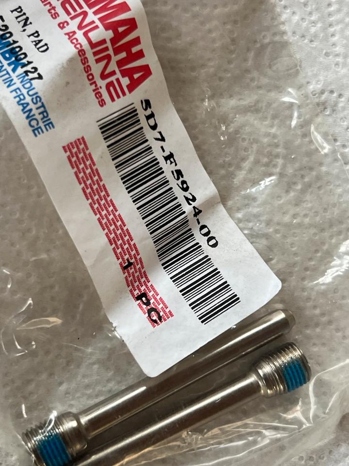 Yamaha MT 125 Schraube Bremsbeläge hinten 5D7-F5924-00