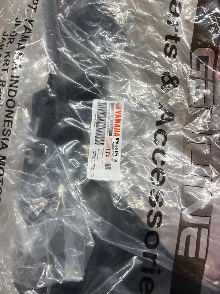 Yamaha x Max Batterie Abdeckung B74-42129-00