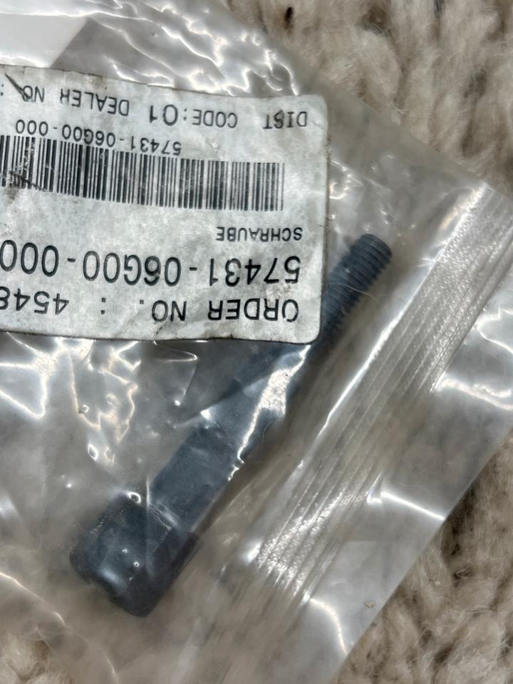 Suzuki V-Strom 1000 DL 1000 57431-06G00 Schraube handschützer