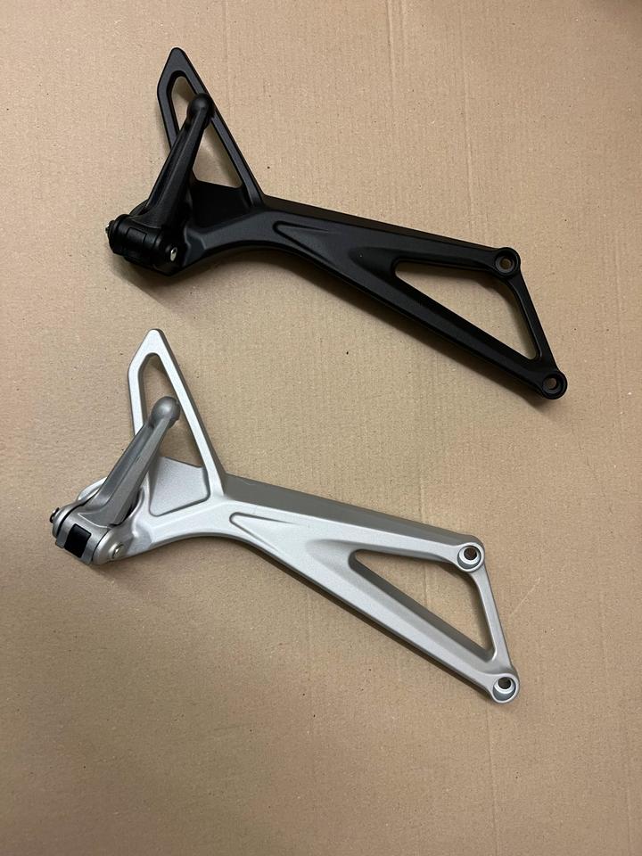 Mv agusta 80A0B5660 F3 brutale Sozius Fußraste hinten rechts