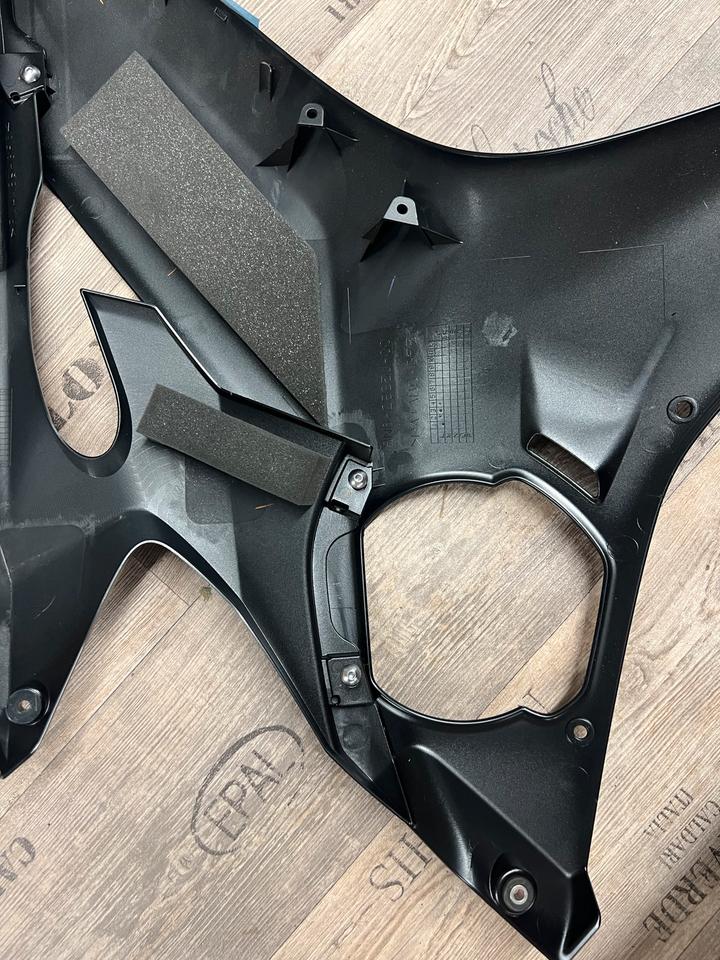 Yamaha r6 rj27BN6-2835U-00 Verkleidung links 420€