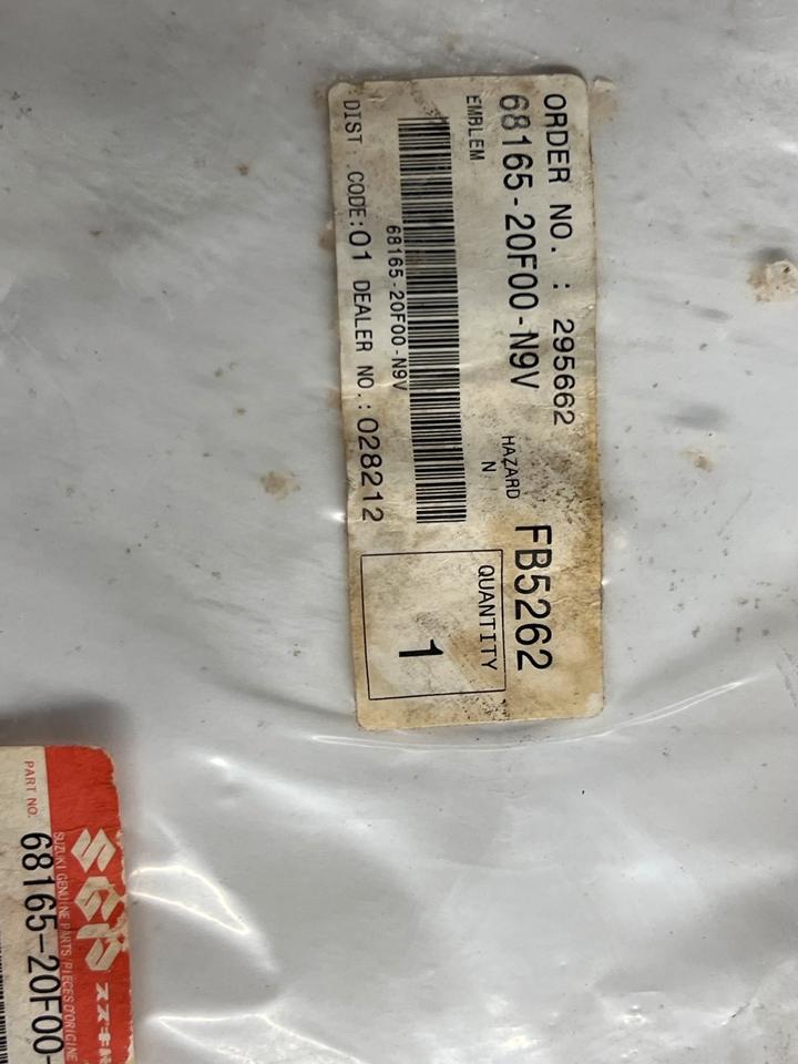 Suzuki SV 660 Aufkleber 68165-20F00-N9V