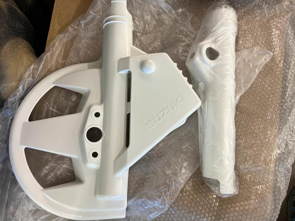 Suzuki DE 750 Bremsscheiben Schutz neu 100€
