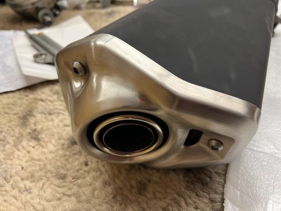 Kawasaki Z 900 Auspuff Orginal 2022 Modell 70€