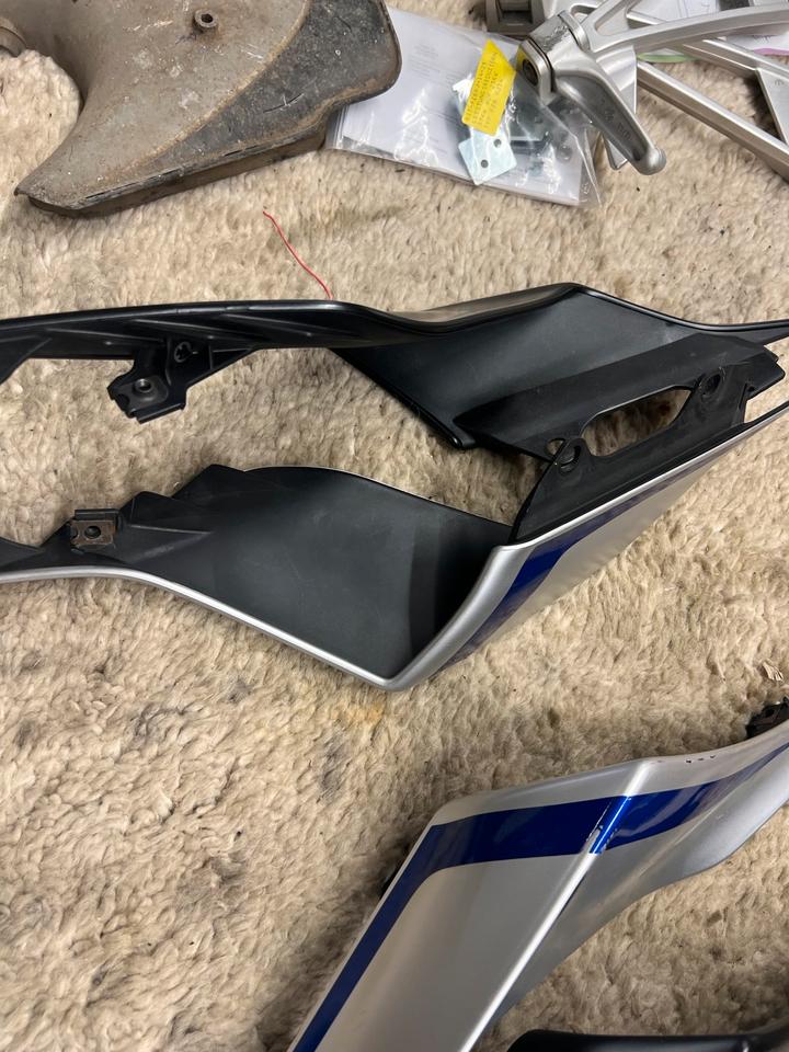 Yamaha r6 Verkleidung Heck links rechts je 80€