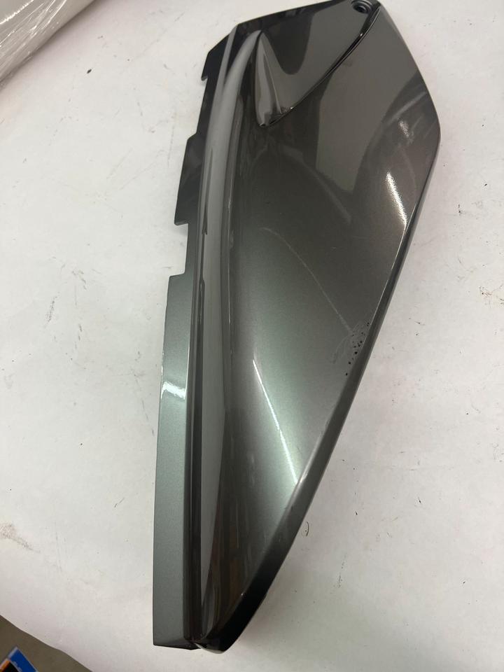 Honda Honda - 83500-KPC-640ZX varadero 125 Seite Deckel rechts 70