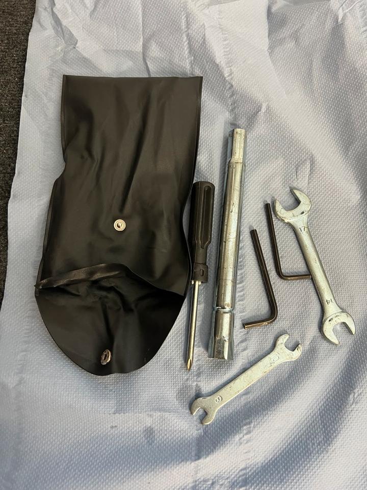 Yamaha T Max 500 bordwerkzeug neuwertig 20€