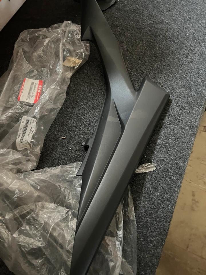 Suzuki gsr 600 Verkleidung 47111-44G00-291
