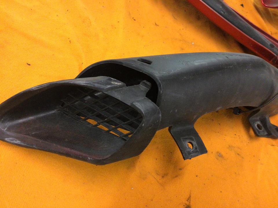 Luftrohr links Aprilia Falco 28€