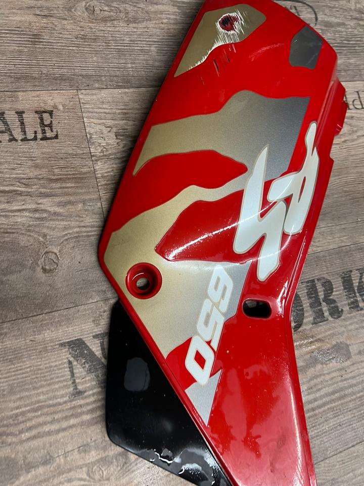 Suzuki DR 650 RS Verkleidung rechts 25€