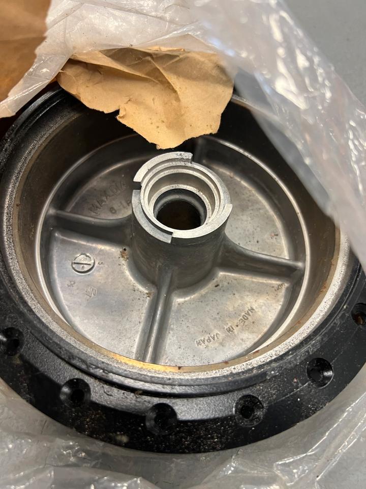 Suzuki dr 500 54110-40302 Radnabe neu dr 500 sp