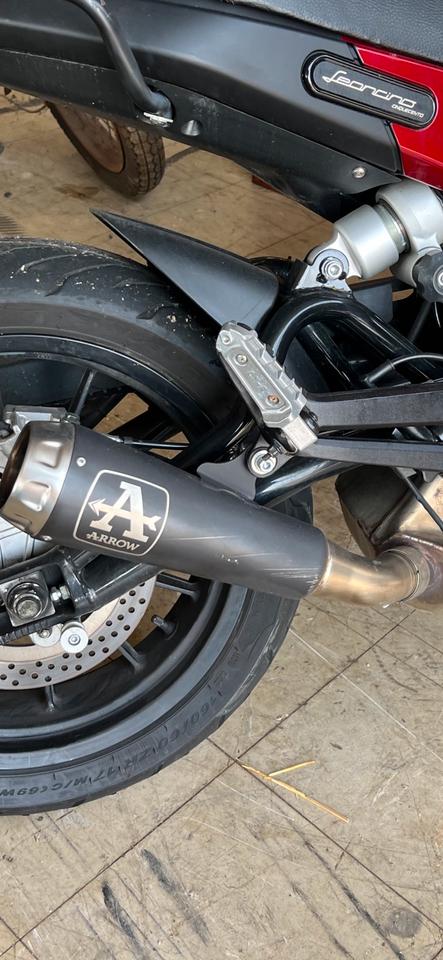 Benelli lenocini arrow Auspuff 180€