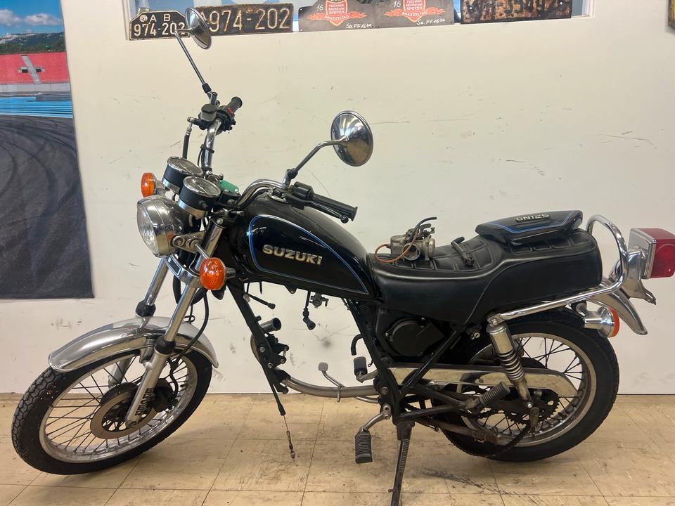 Suzuki GN 125 in teile zu verkaufen