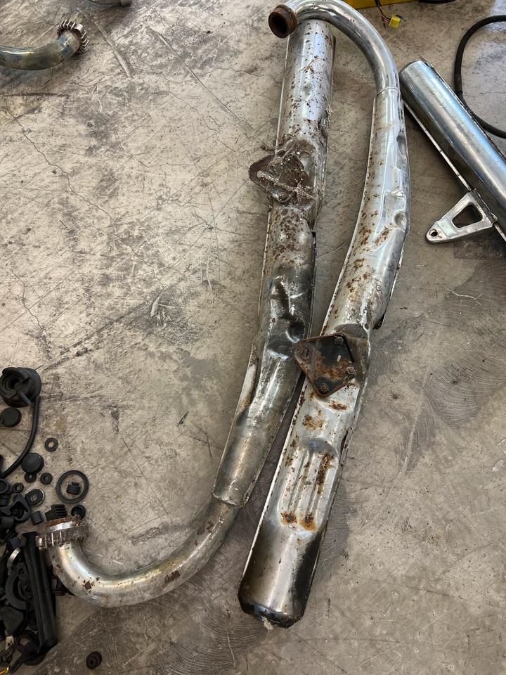 Suzuki gt 750 Auspuff 3 Stück 160€ zusammen