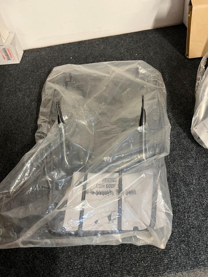 Honda CBR 600 PC 25 Gepäckträger 40€ neu