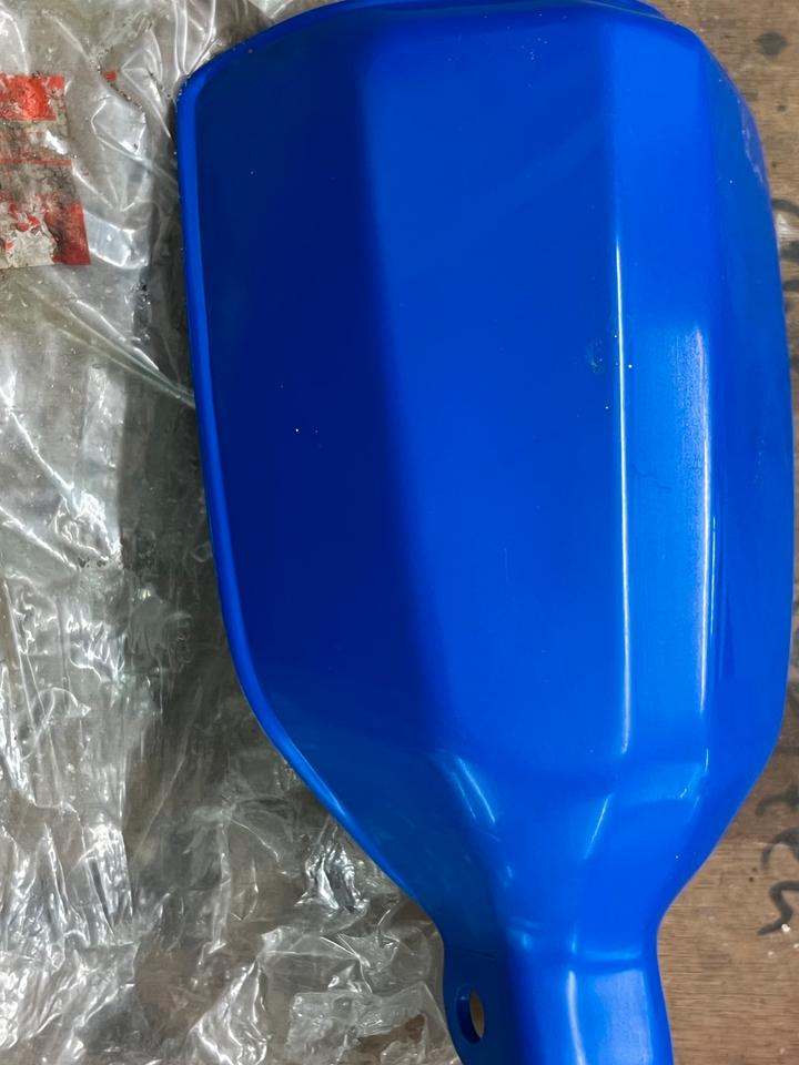 Suzuki DR 750 Hand guard suzuki 57541-14A00-345 neu