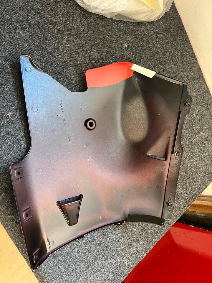 Suzuki gsxr 1100 Verkleidung neu 94481-06B0