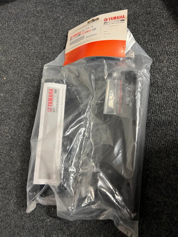 Yamaha MT07 kühlerverkleidung 1WS - F2467 - 00 neu