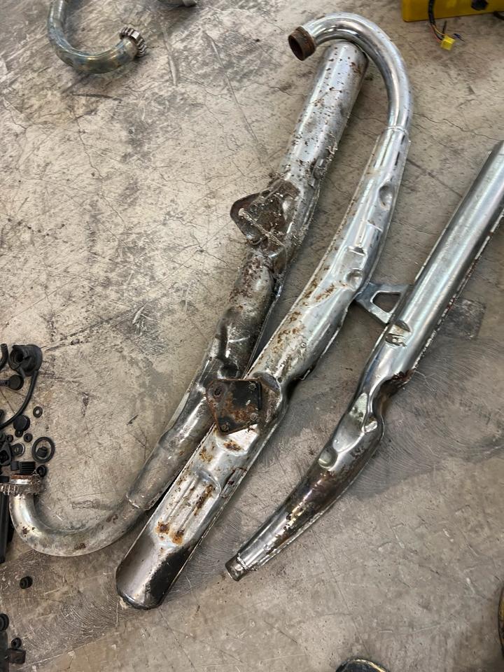 Suzuki gt 750 Auspuff 3 Stück 160€ zusammen