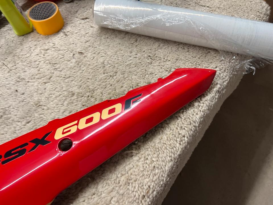 Suzuki gsxrf 600 Verkleidung hinten links neuwertig 40€