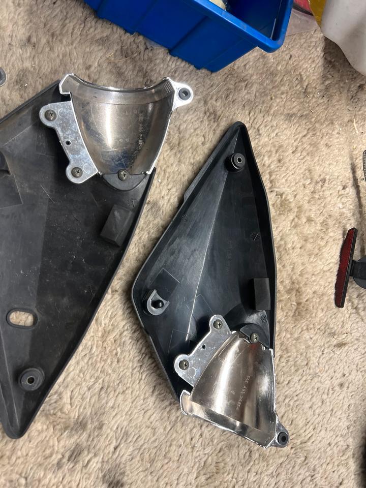 Suzuki Bandit 600 Abdeckung Verkleidung vergaser links rechte