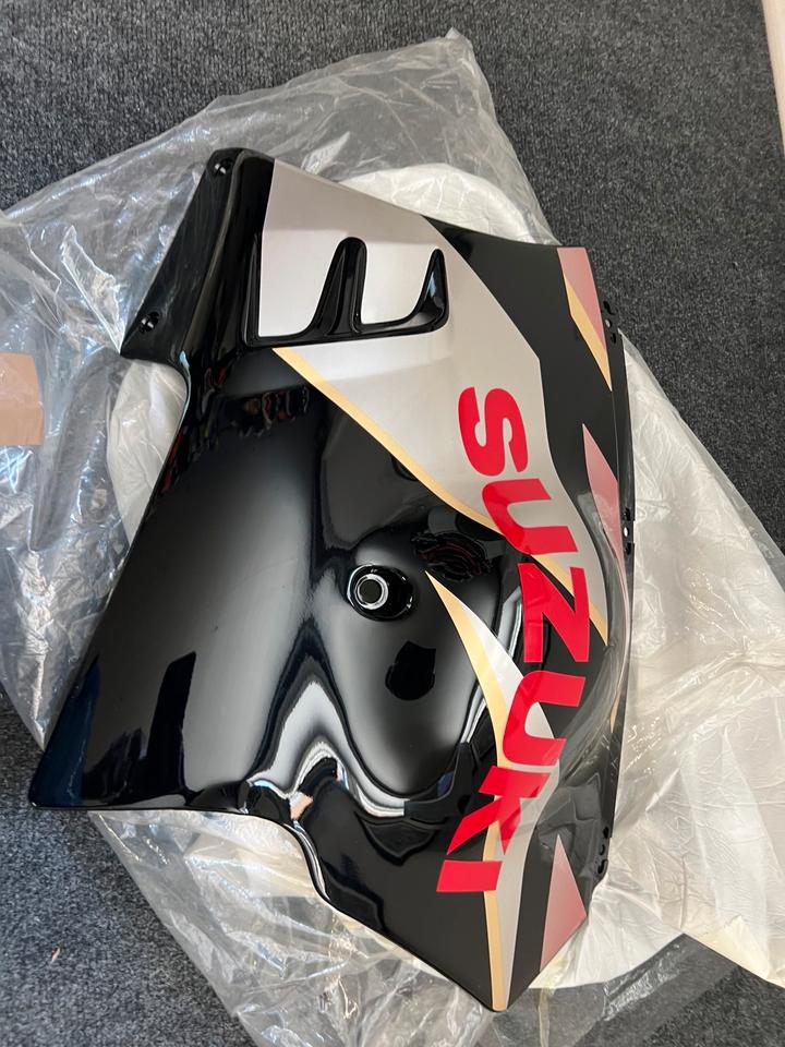 Suzuki gsxr 750 1100 Seitenverkleidung neu 94480-41C80-3J