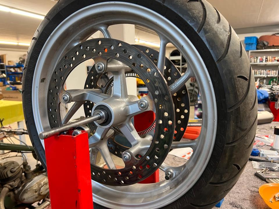 Bmw k 1200 S Felge Bremsscheibe vorne 3.30-17 250€