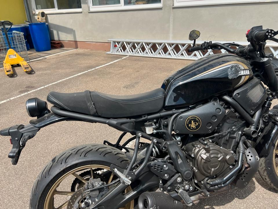 Yamaha xsr 700 mit Rutscher 4300€