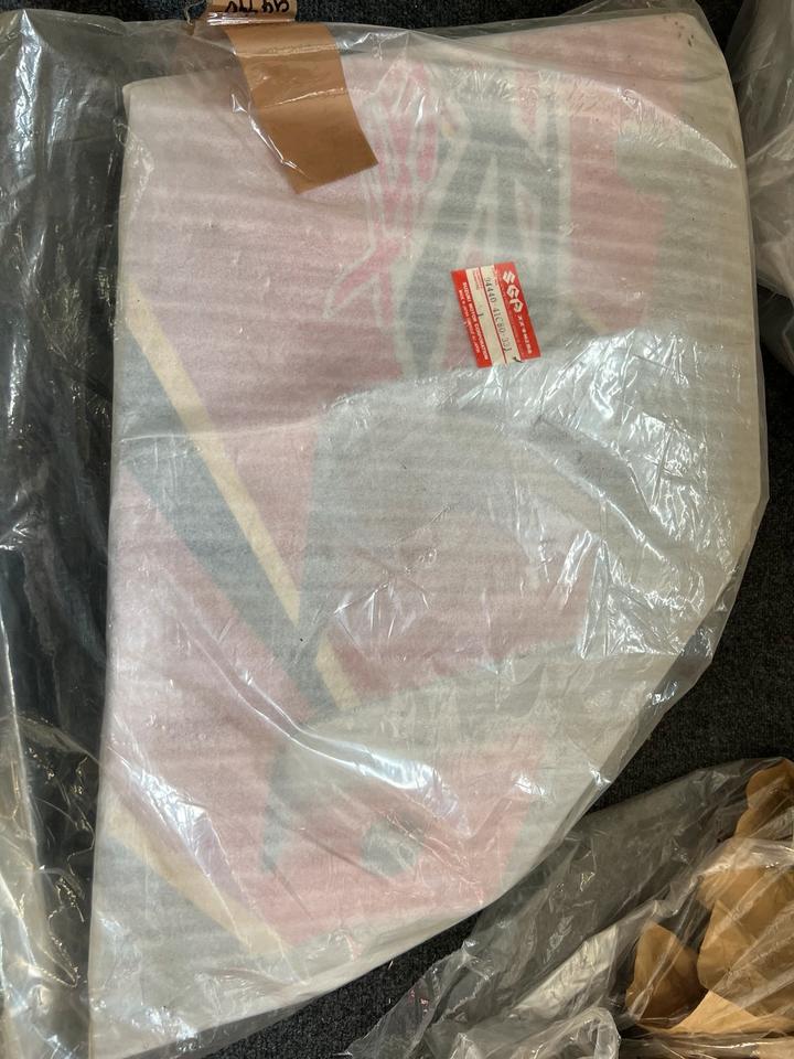 Suzuki gsxr 1100 Verkleidung neu 94440-41C80-33J 450€