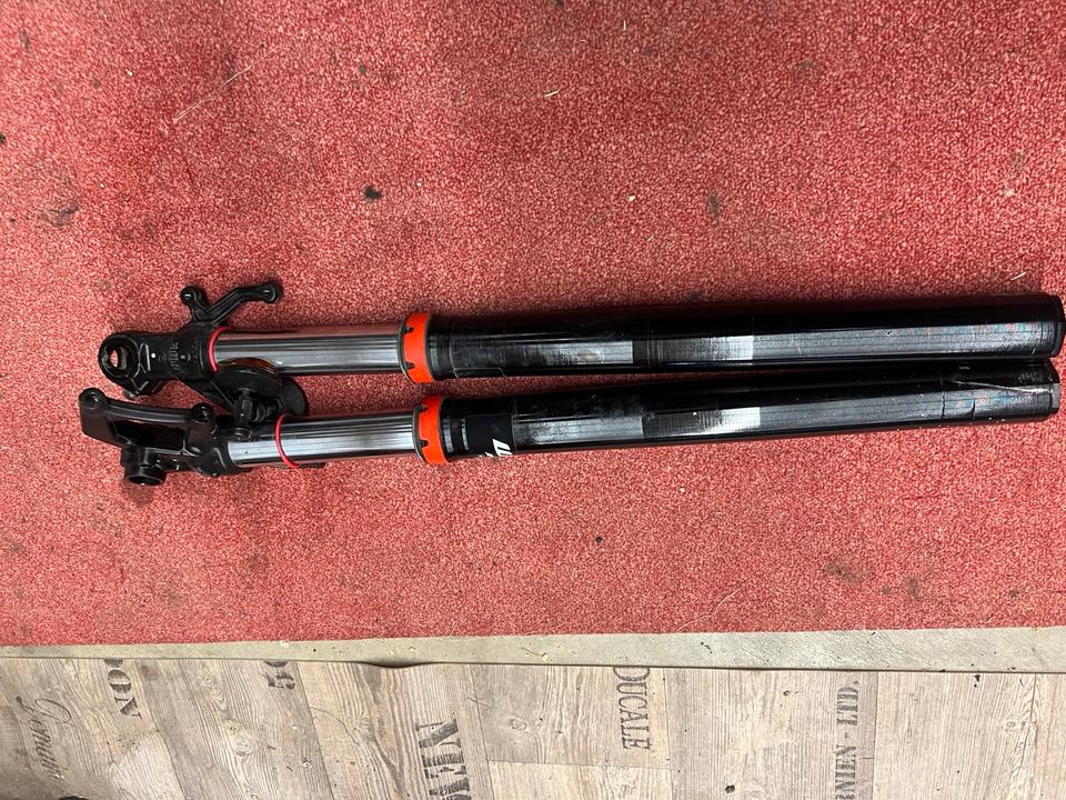 Ktm RC 125 Gabel Standrohr 160€ zusammen