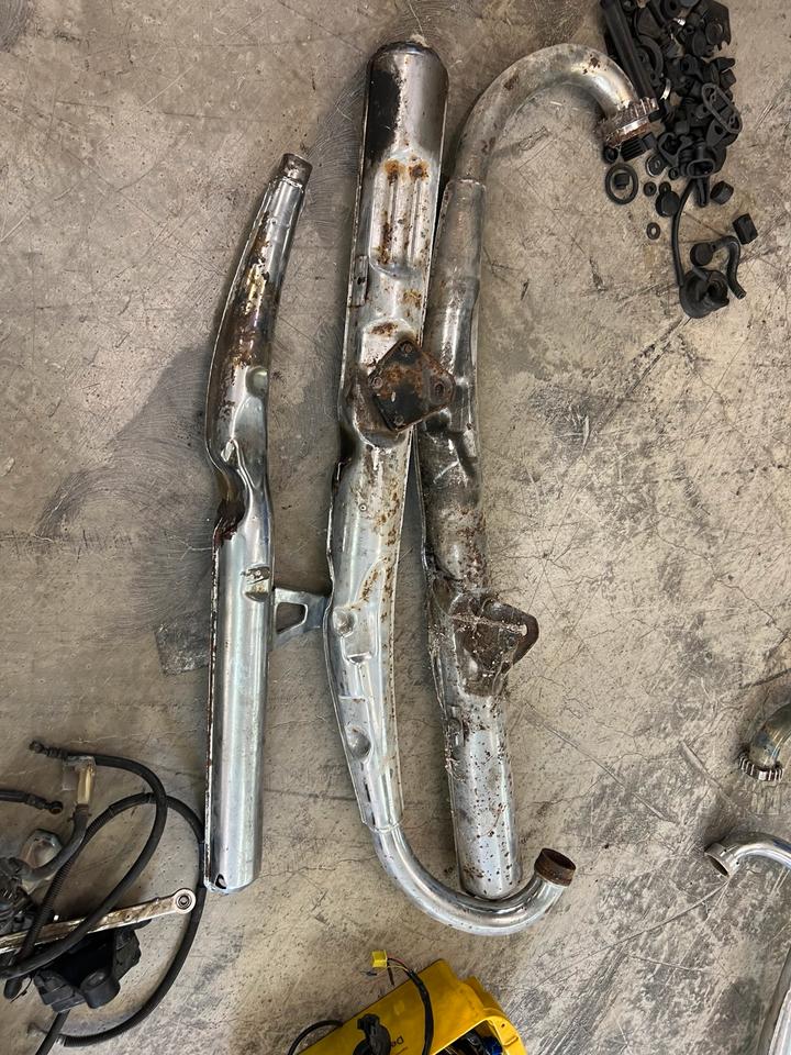 Suzuki gt 750 Auspuff 3 Stück 160€ zusammen