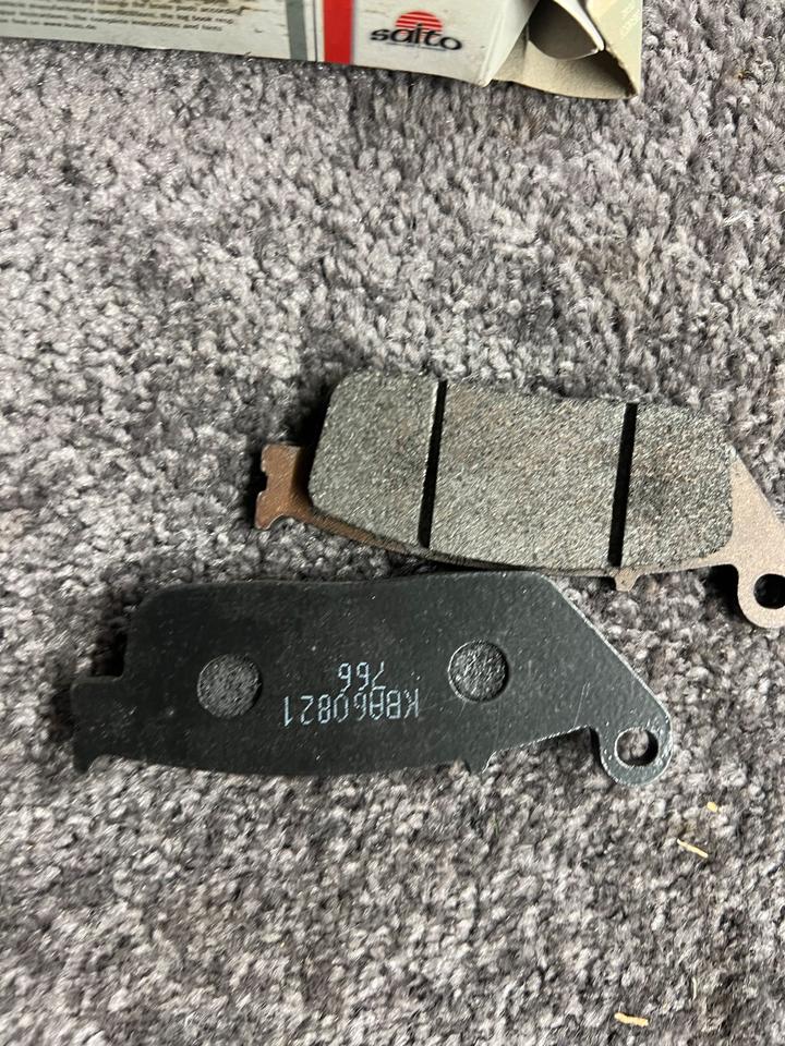 Honda Hornet 600 Bremsbeläge hinten vorne 45€