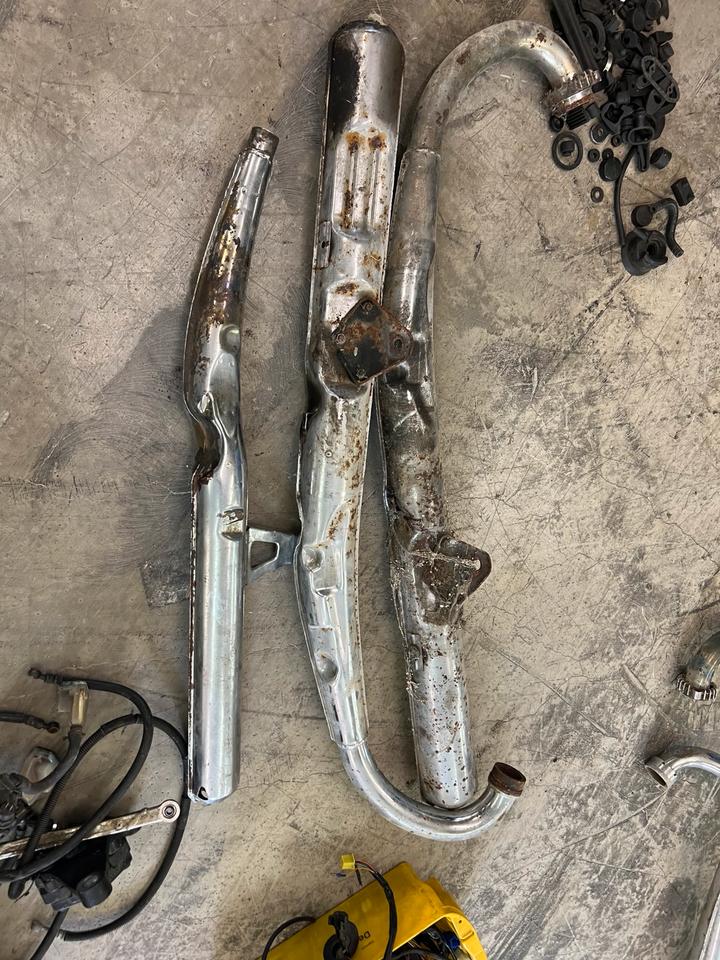 Suzuki gt 750 Auspuff 3 Stück 160€ zusammen
