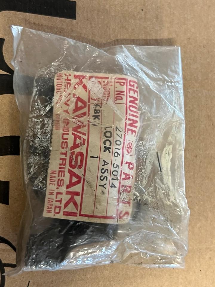 Kawasaki Z 1000 helmschloss 27016-5014 neu