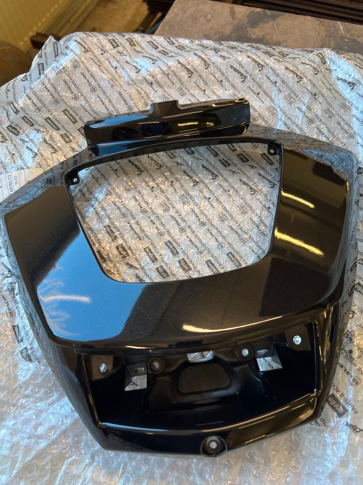 Piaggio MP 3 Verkleidung Front Nase 655795 neu