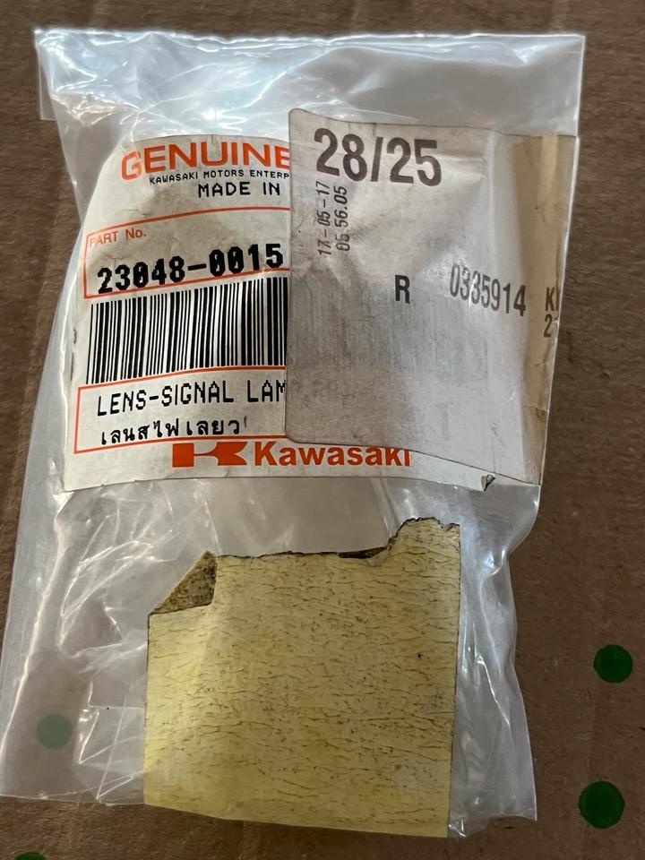 Kawasaki ER 6N blinkerglas hinten neu 23048-0015