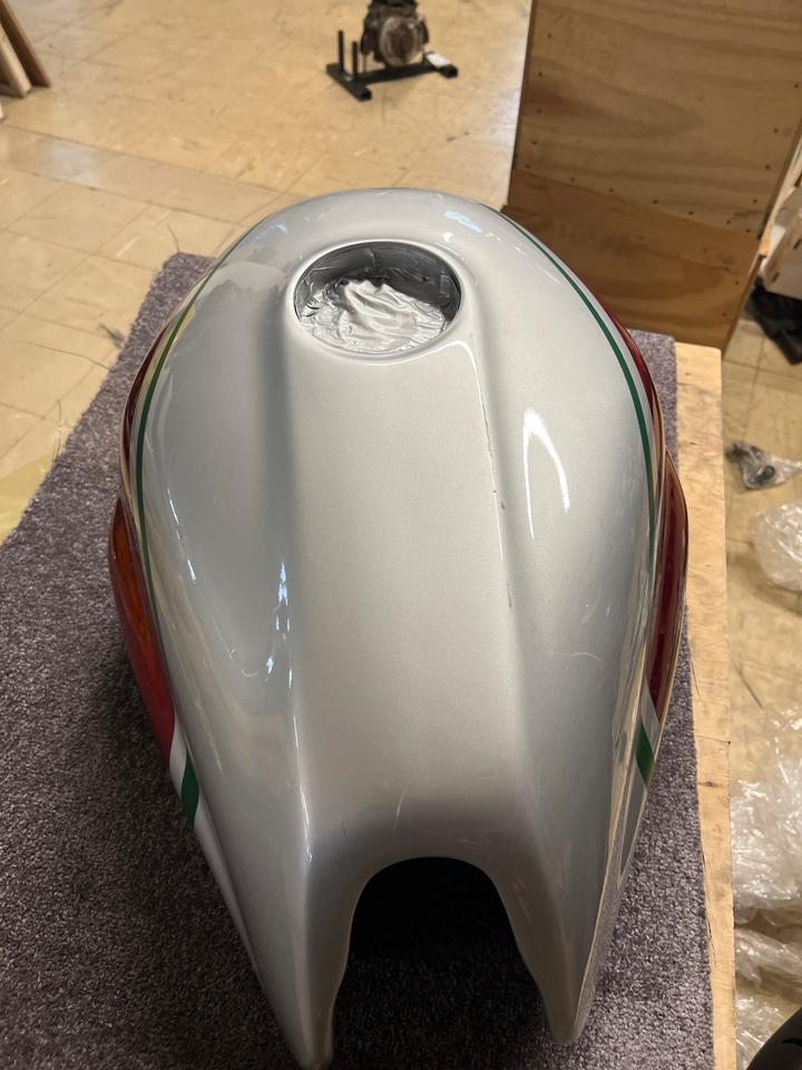Moto guzzi v 11 Tank 120€