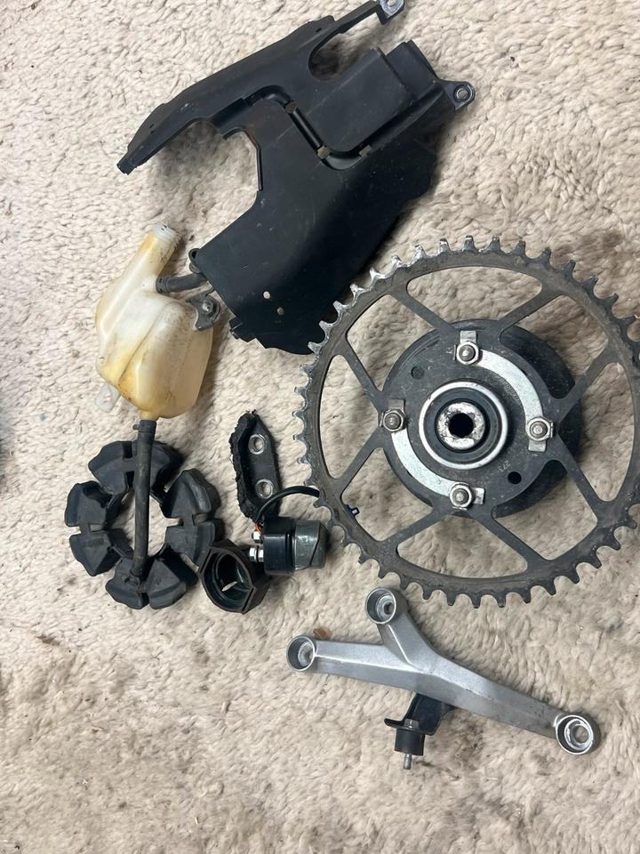 Ktm rc 125 kettenrad Träger Relais Halter alles 20€